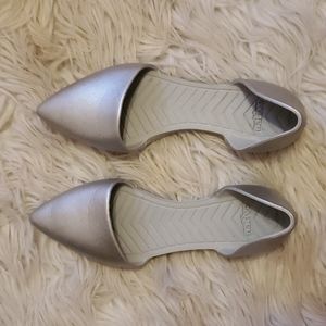 Closed toe silver flats